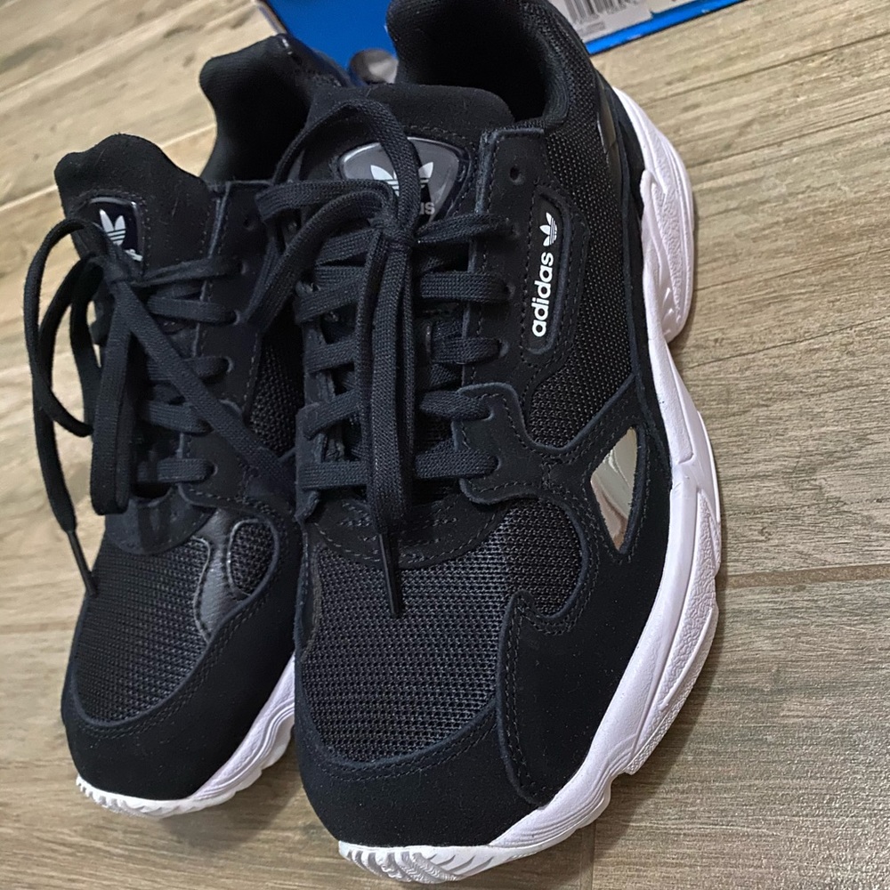 Adidas Falcon black and white🖤🔥